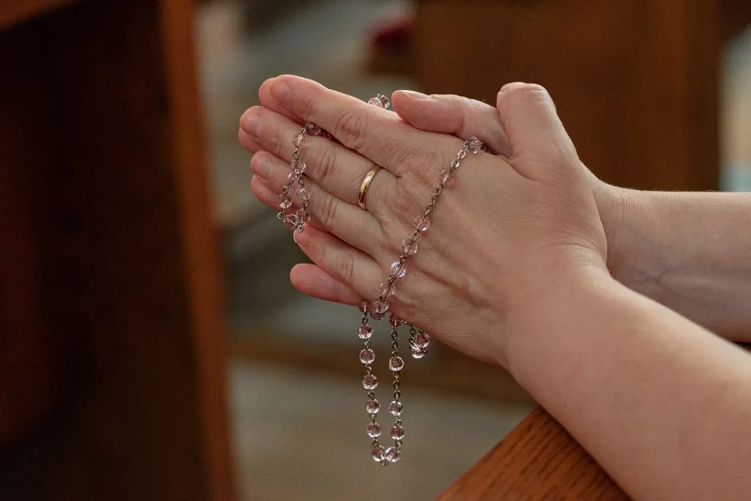 A Prayer for Widows to Find Peace in God's Presence