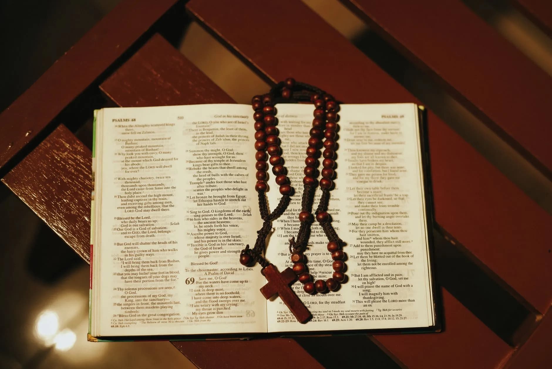 How to Hear God's Voice in a Noisy World
