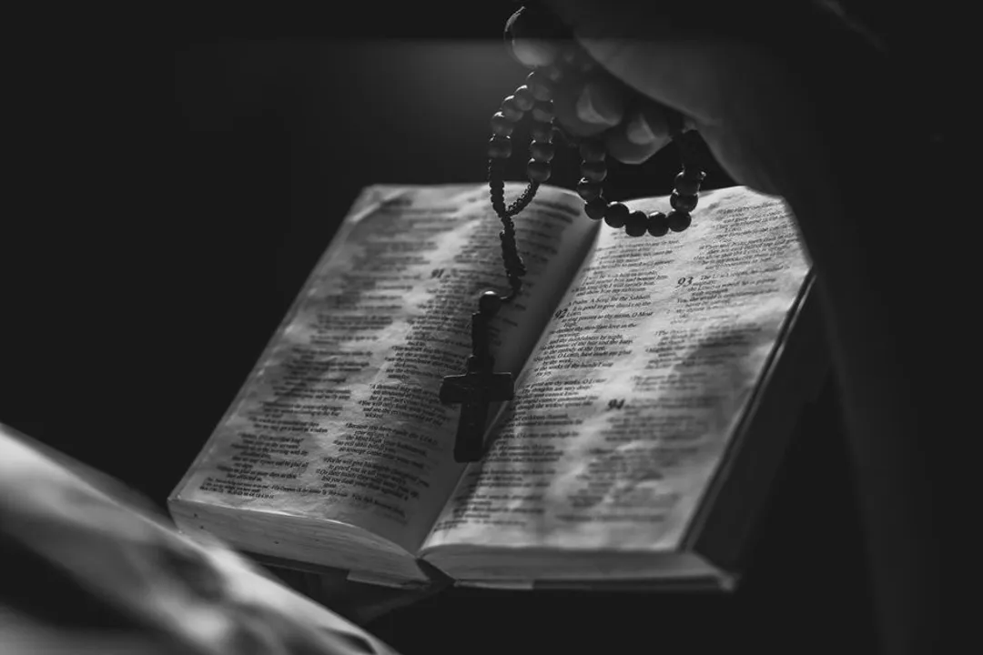 A Prayer for Christians to Use Social Media to Share the Gospel